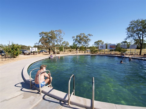 Lightning Ridge Bore Bath 