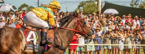 Lightning Ridge Races Racing Photography