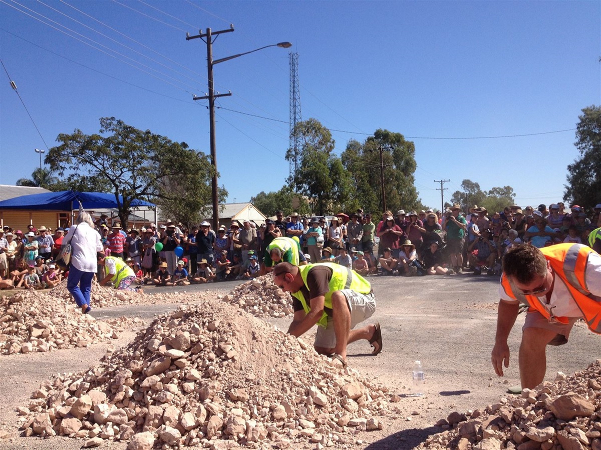 Lightning Ridge Easter Festival 2023 Big Dig Lightning Ridge Region