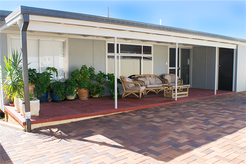 Flagstone Cottage.png